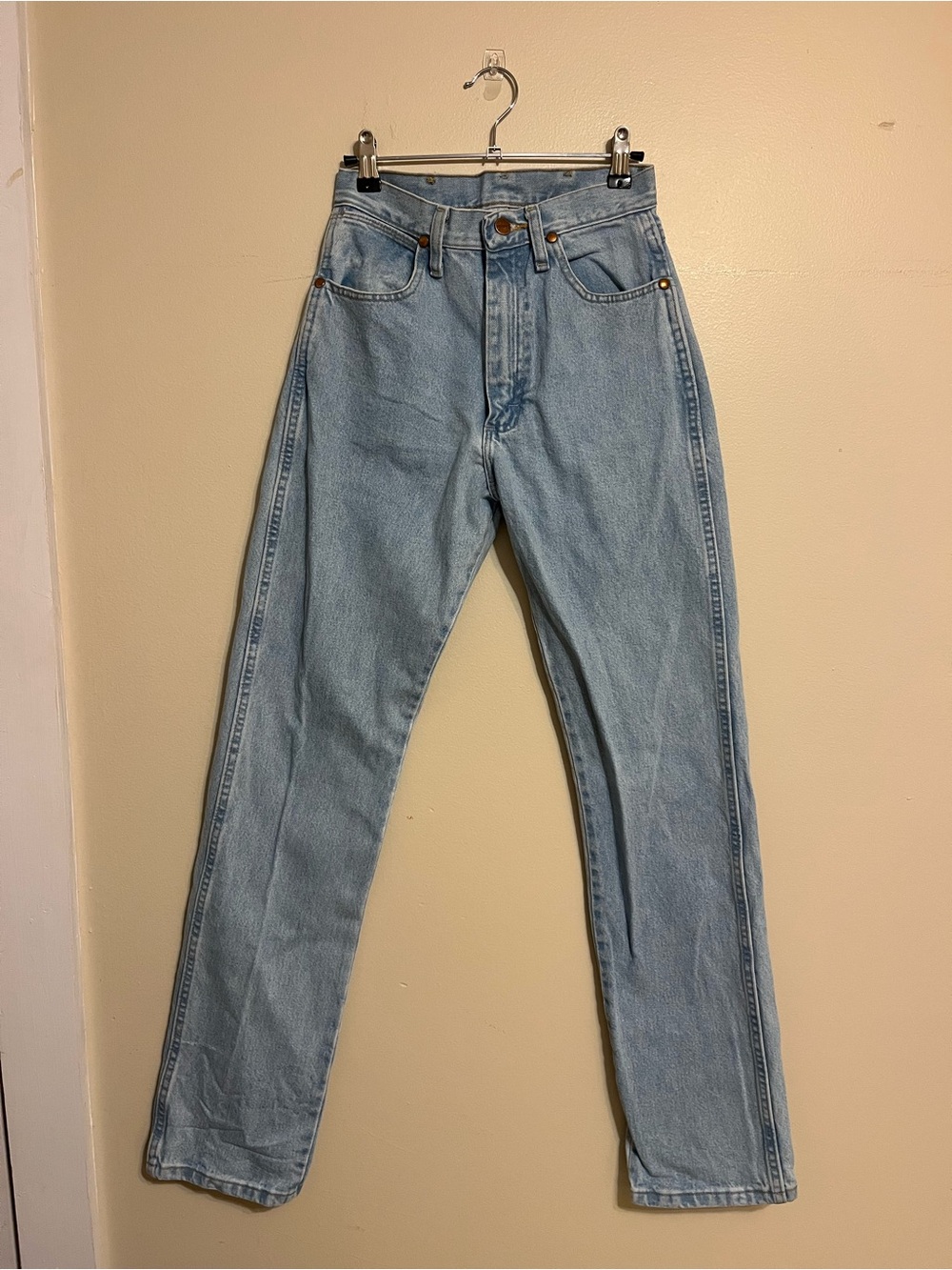 Wrangler Vintage Cowboy Cut Womens Straight Leg Jeans
5x34 Light Wash Blue